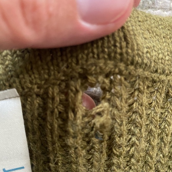 Olive green crop top sweater - Picture 2 of 3